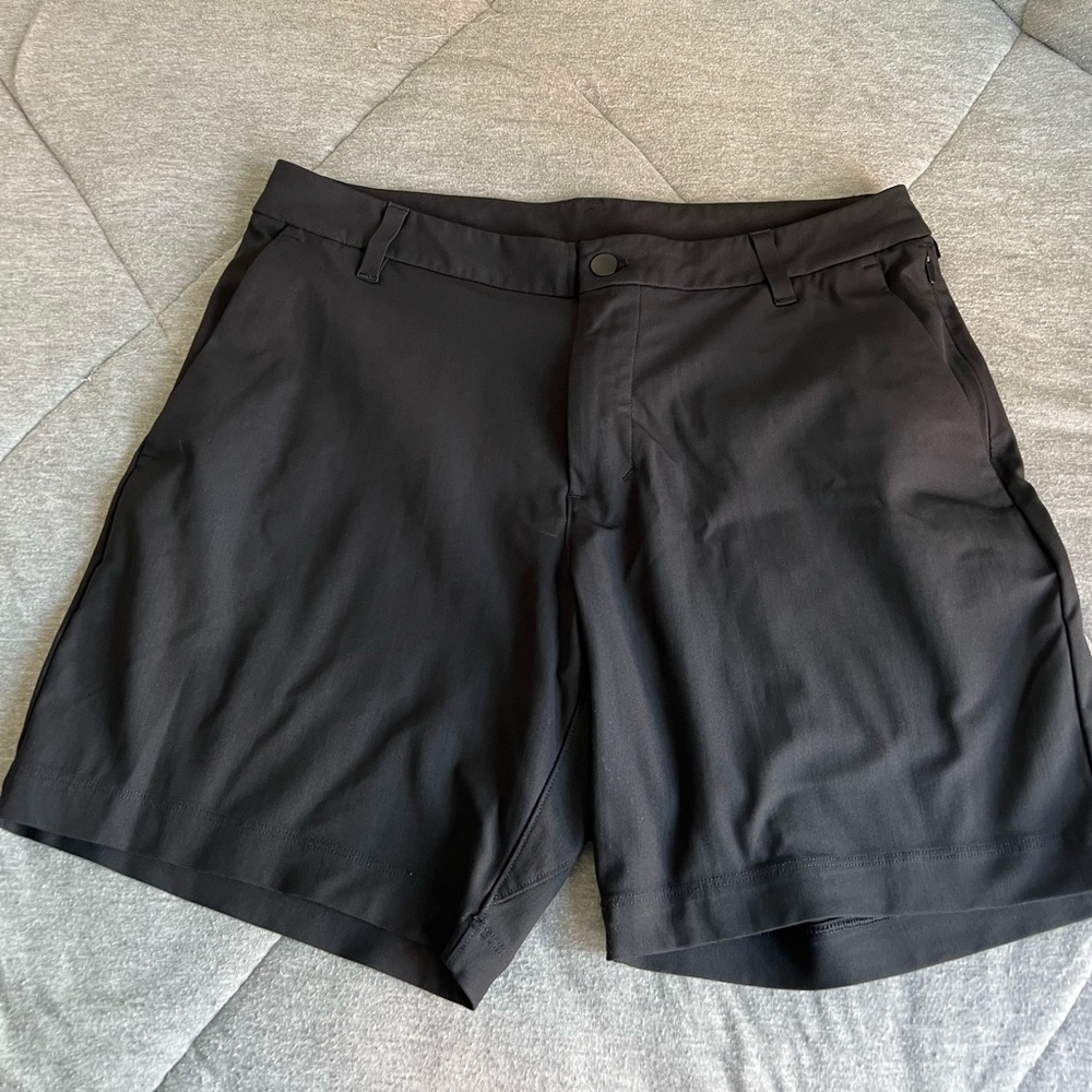 Lululemon commission 7” Medium 32 waist SHORT